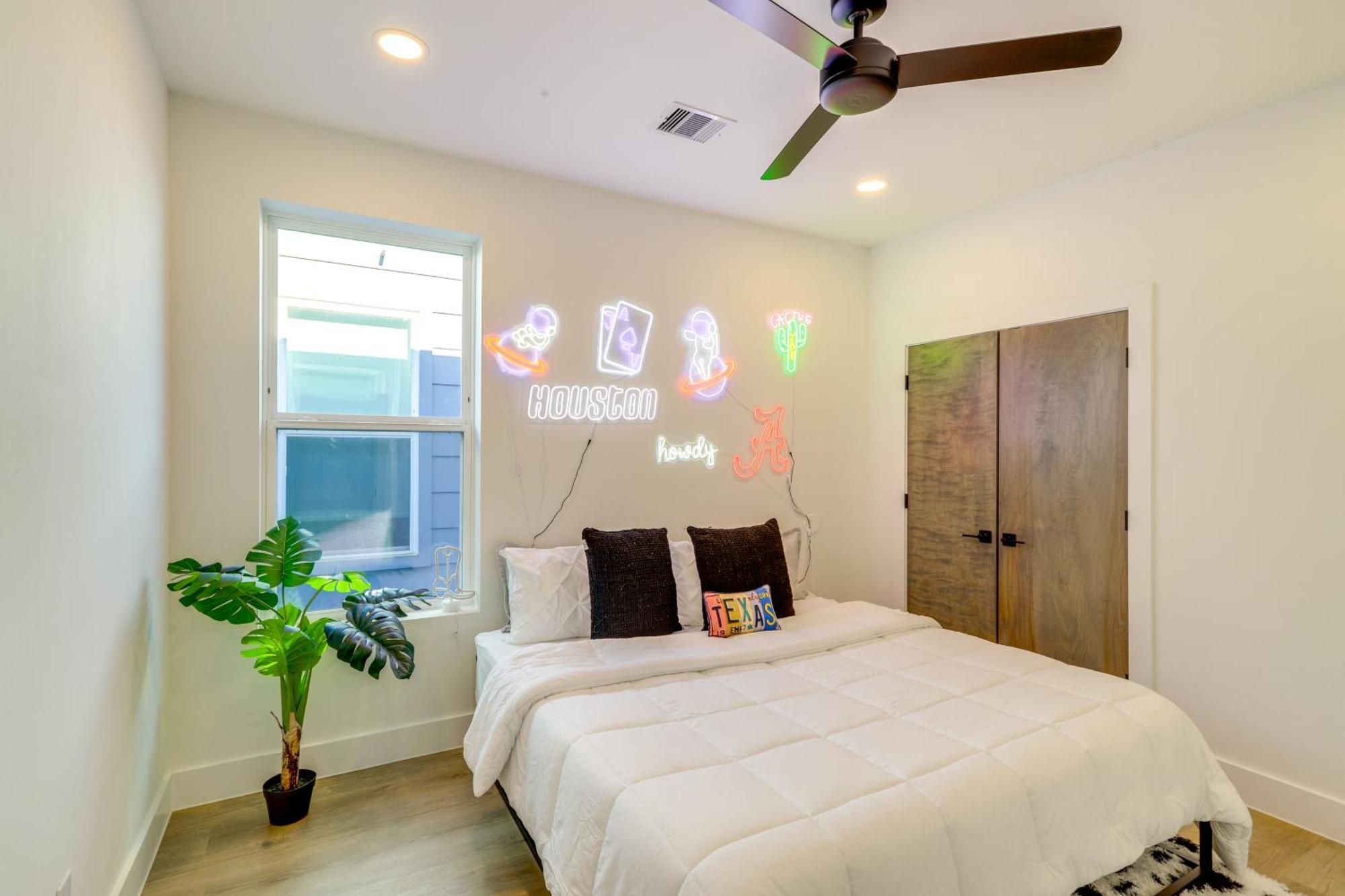 3 Mi To Dtwn Modern Townhome With Yard In Houston Exterior photo